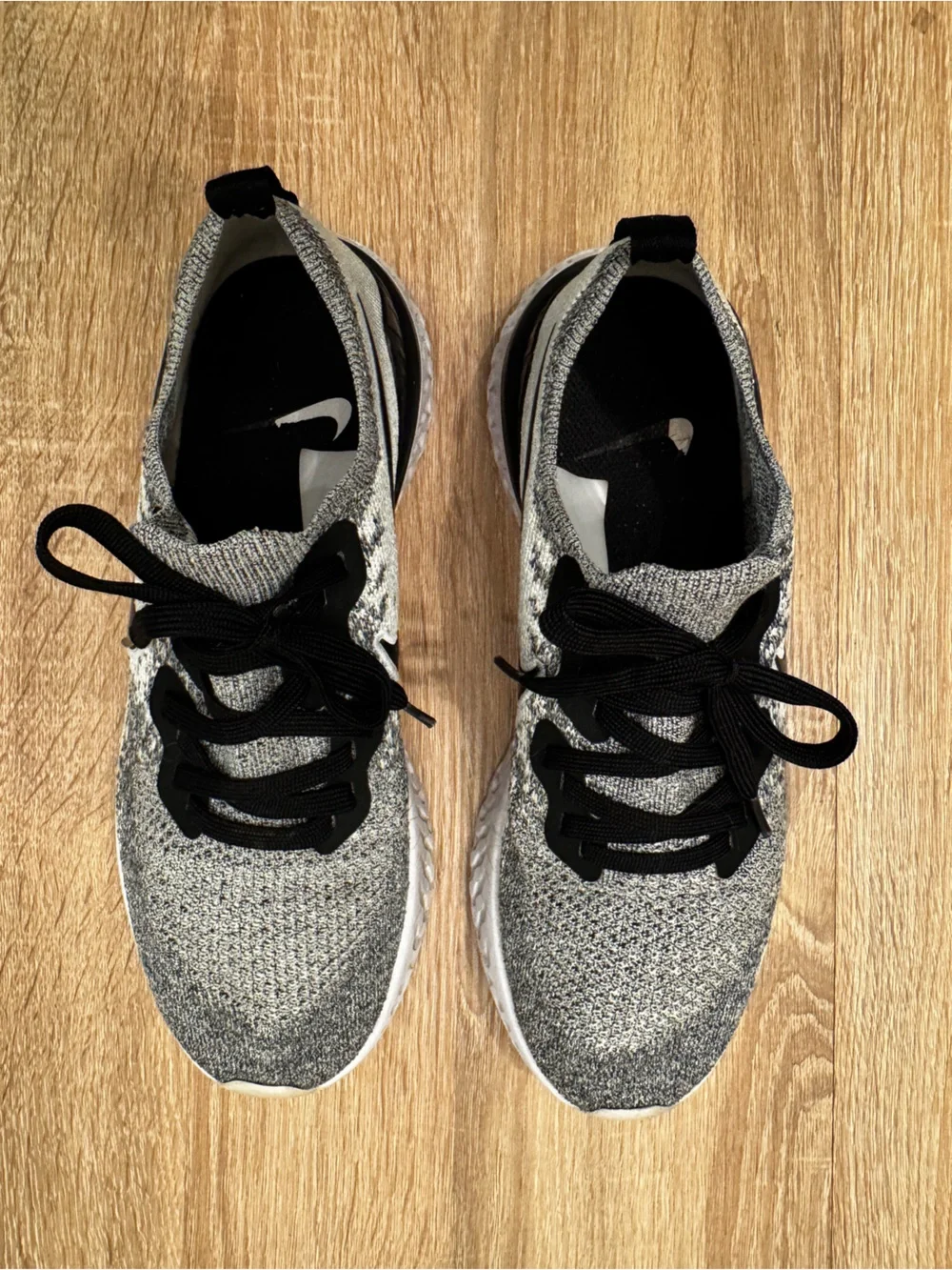 Nike Epic React Flyknit 2 Oreo Women’s Size 9.5 Running Shoes BQ8928-101